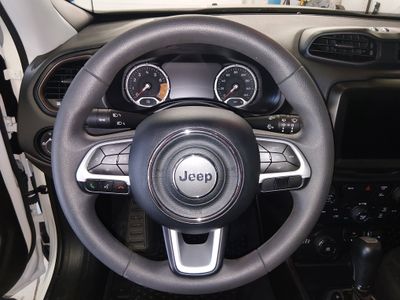 2023 Jeep Renegade — photo 12 view