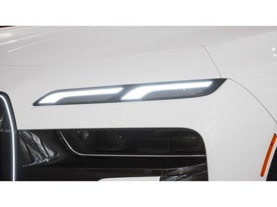 2026 BMW 7 Series — engine compartment view