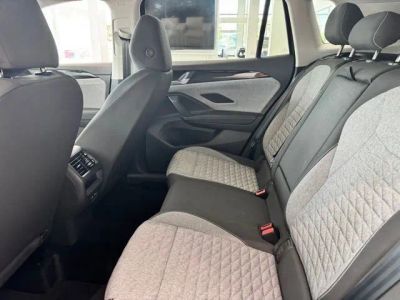 2025 Volkswagen Tiguan — photo 7 view