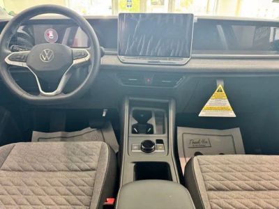 2025 Volkswagen Tiguan — photo 8 view
