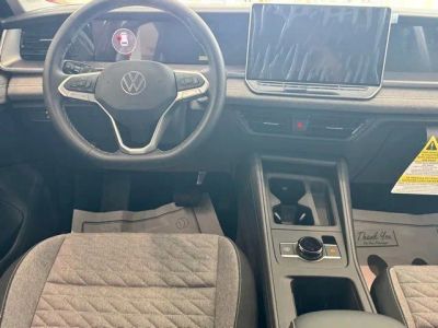 2025 Volkswagen Tiguan — photo 10 view