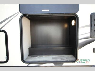 2020 Venture RV SportTrek — photo 17 view
