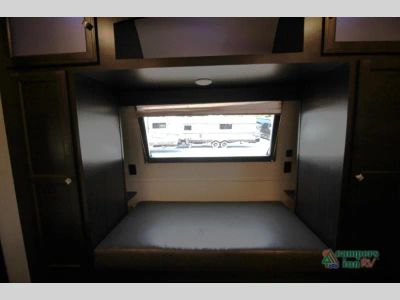 2020 Venture RV SportTrek — photo 43 view