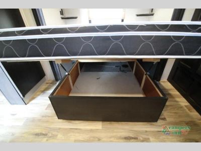 2020 Venture RV SportTrek — photo 48 view