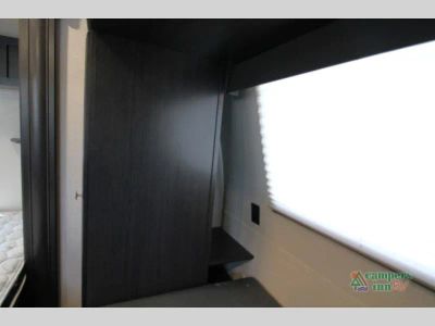 2020 Venture RV SportTrek — photo 40 view