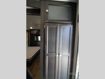 2020 Venture RV SportTrek — photo 31 view