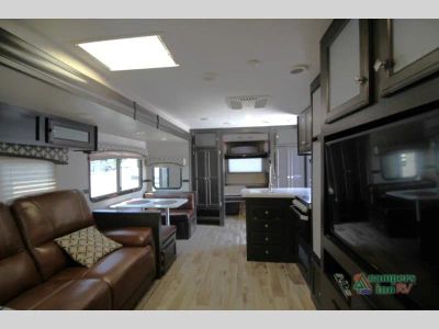 2020 Venture RV SportTrek — photo 34 view