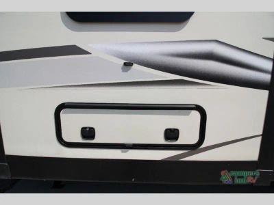 2020 Venture RV SportTrek — photo 24 view