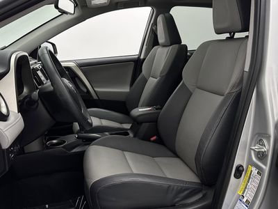 2015 Toyota RAV4 - Photo 15