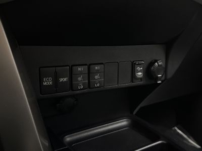 2015 Toyota RAV4 - Photo 17