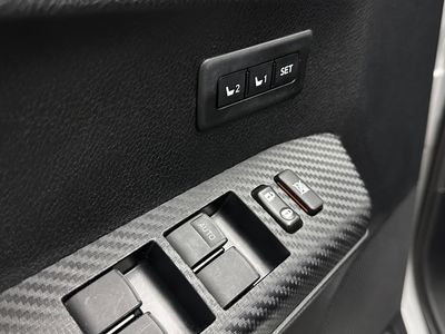 2015 Toyota RAV4 - Photo 12