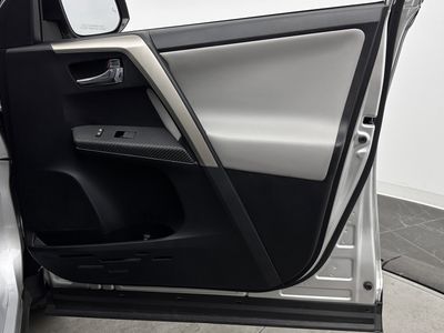 2015 Toyota RAV4 - Photo 32