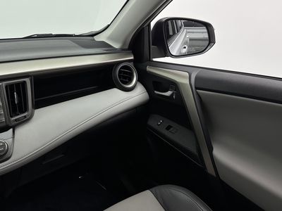 2015 Toyota RAV4 - Photo 28