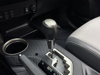 2015 Toyota RAV4 - Photo 16