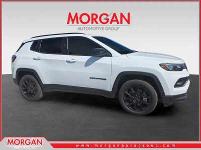 2026 Jeep Compass Latitude in White/off-white — front three-quarter view