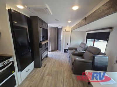 2025 Venture RV Sienna - Photo 3