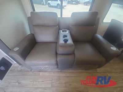 2025 Venture RV Sienna - Photo 24