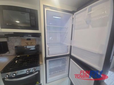 2025 Venture RV Sienna - Photo 22