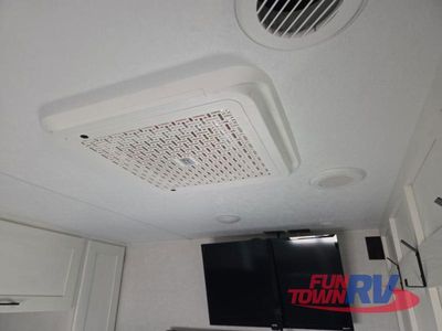 2025 Venture RV Sienna - Photo 45
