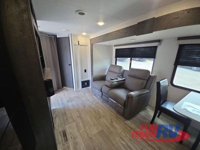 2025 Venture RV Sienna - Photo 8