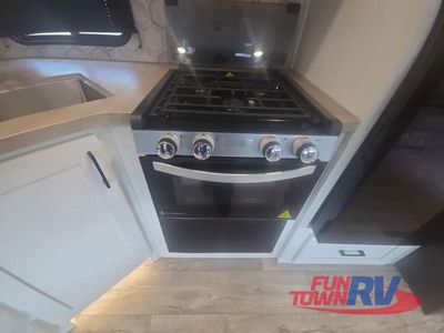 2025 Venture RV Sienna - Photo 20