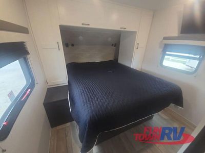 2025 Venture RV Sienna - Photo 26