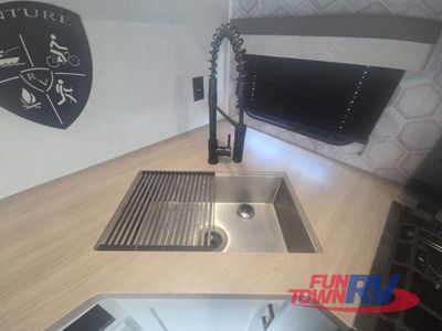 2025 Venture RV Sienna - Photo 19