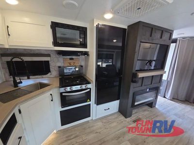 2025 Venture RV Sienna - Photo 4