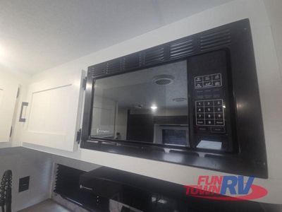 2025 Venture RV Sienna - Photo 21