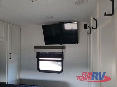 2025 Venture RV Sienna - Photo 44