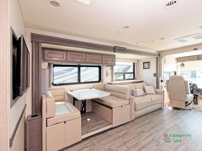 2023 Thor Motor Coach Miramar - Photo 12