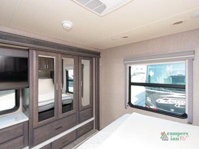 2023 Thor Motor Coach Miramar - Photo 17
