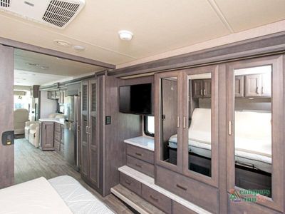 2023 Thor Motor Coach Miramar - Photo 20