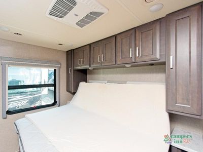 2023 Thor Motor Coach Miramar - Photo 18