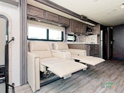 2023 Thor Motor Coach Miramar - Photo 26