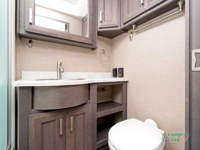 2023 Thor Motor Coach Miramar - Photo 22