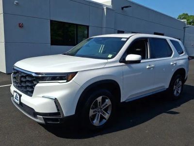 2024 Honda Pilot — rear three-quarter view