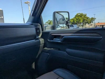 2024 Chevrolet Silverado 2500HD — photo 14 view