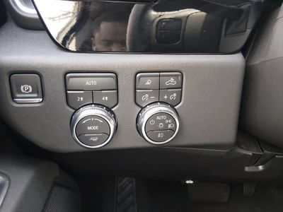 2025 GMC Sierra 1500 - Photo 13