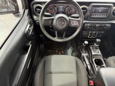 2023 Jeep Gladiator — photo 16 view