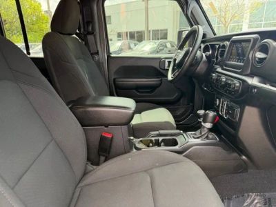 2023 Jeep Gladiator — photo 10 view