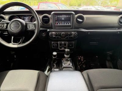 2023 Jeep Gladiator — photo 14 view