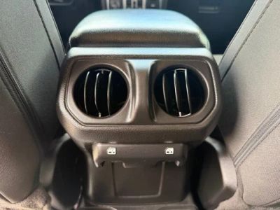 2023 Jeep Gladiator — photo 13 view