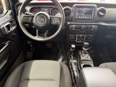2023 Jeep Gladiator — photo 15 view