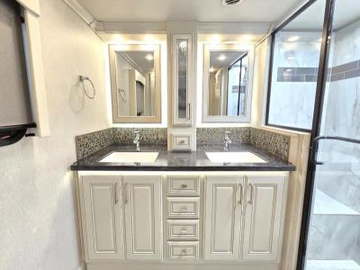 2026 Fleetwood DISCOVERY LXE - Photo 34