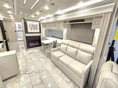 2026 Fleetwood DISCOVERY LXE - Photo 18