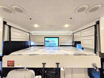 2026 Fleetwood DISCOVERY LXE - Photo 4