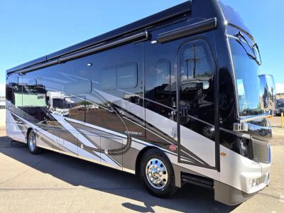 2026 Fleetwood DISCOVERY LXE - Photo 1