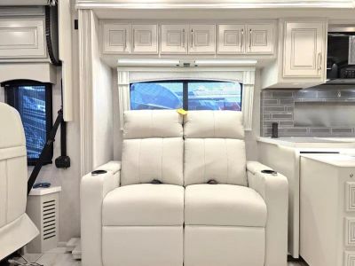 2026 Fleetwood DISCOVERY LXE - Photo 9