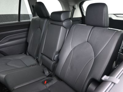 2026 2025 Toyota Grand Highlander Limited SUV — photo 17 view